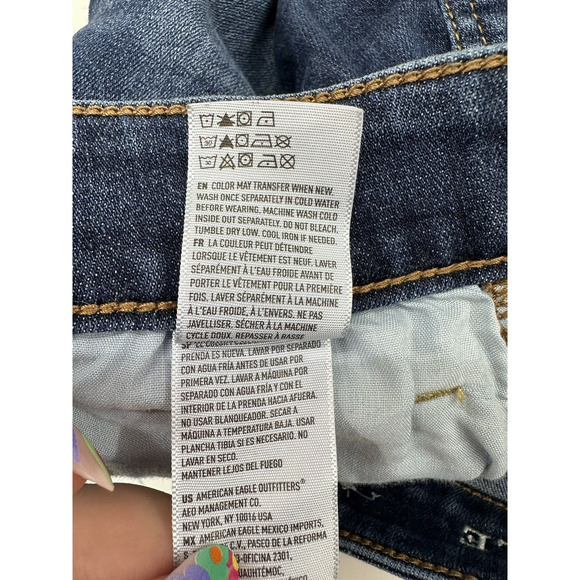 Womens American Eagle Jean Shorts Size 2 Stretch Midi Denim Cut -Off - Picture 6 of 11